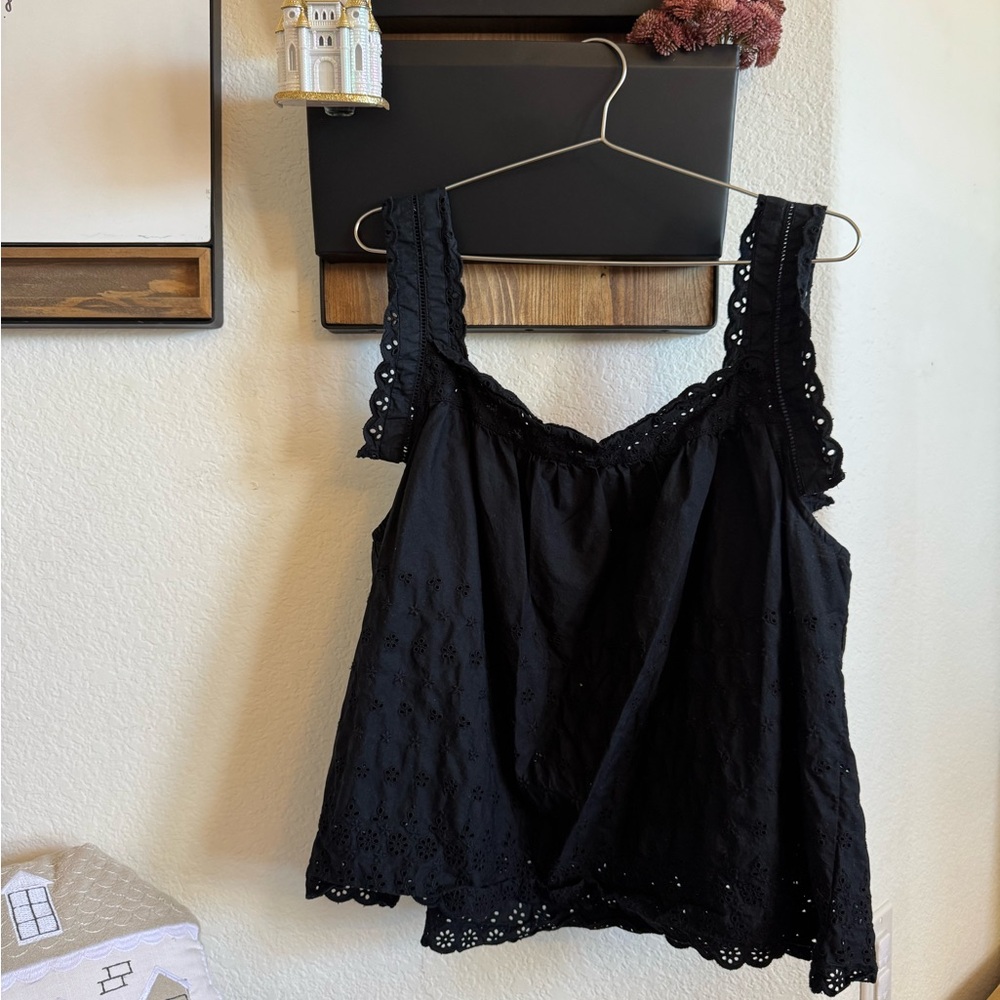 GAP Doen Black Eyelet Lace Tank